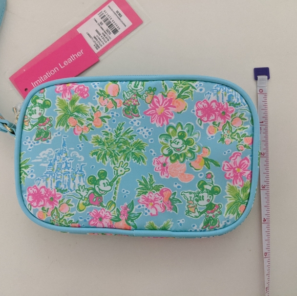 NWT! Lilly Pulitzer x Disney Parks Gillie Wristlet Lilly Loves Disney Sm… - Picture 9 of 14